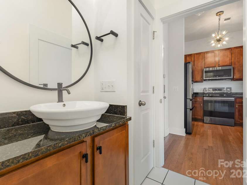 3271 Noda Boulevard, Charlotte, NC 28205.  MLS# CAR4267285, YatesRealty ID 24253. Primary bathroom