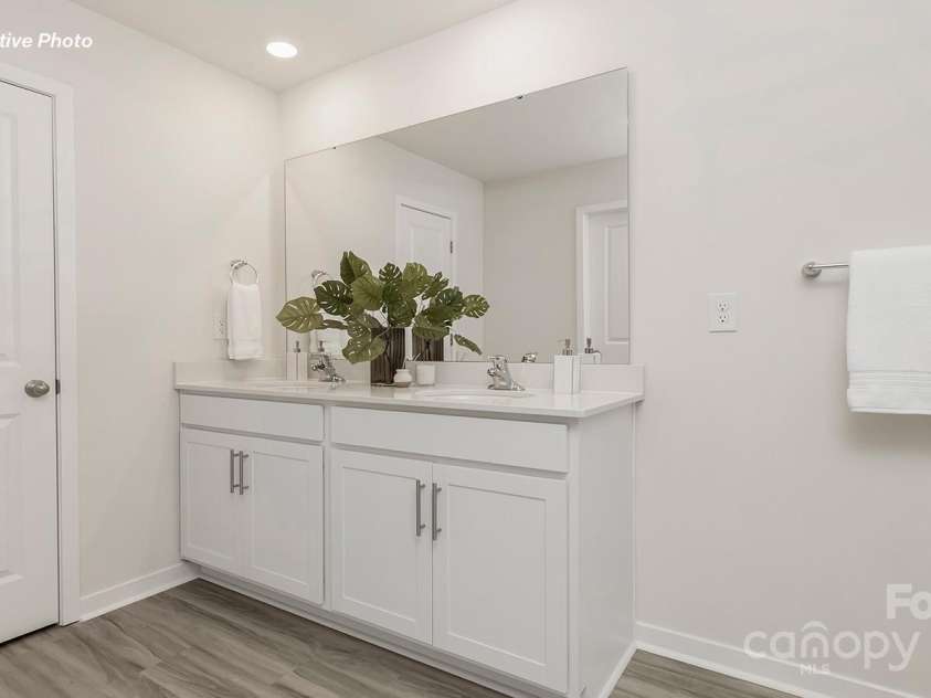 12024 Zazu Way, Charlotte, NC 28215.  MLS# CAR4278500, YatesRealty ID 24254. 