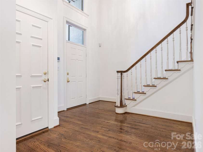 8952 Challis Hill Lane, Charlotte, NC 28226.  MLS# CAR4383322, YatesRealty ID 24254. 