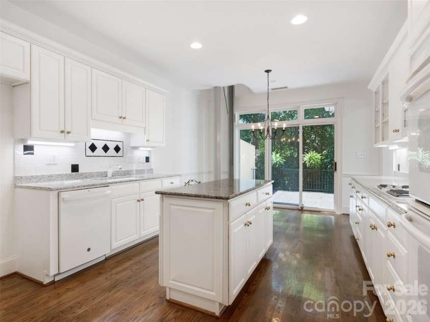 8952 Challis Hill Lane, Charlotte, NC 28226.  MLS# CAR4383322, YatesRealty ID 24254. 