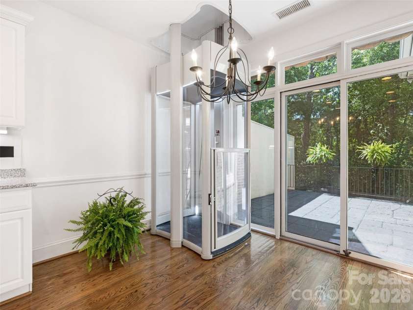 8952 Challis Hill Lane, Charlotte, NC 28226.  MLS# CAR4383322, YatesRealty ID 24254. 