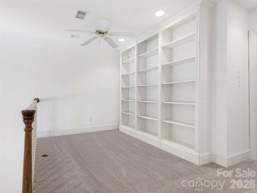 8952 Challis Hill Lane, Charlotte, NC 28226.  MLS# CAR4383322, YatesRealty ID 24254. 