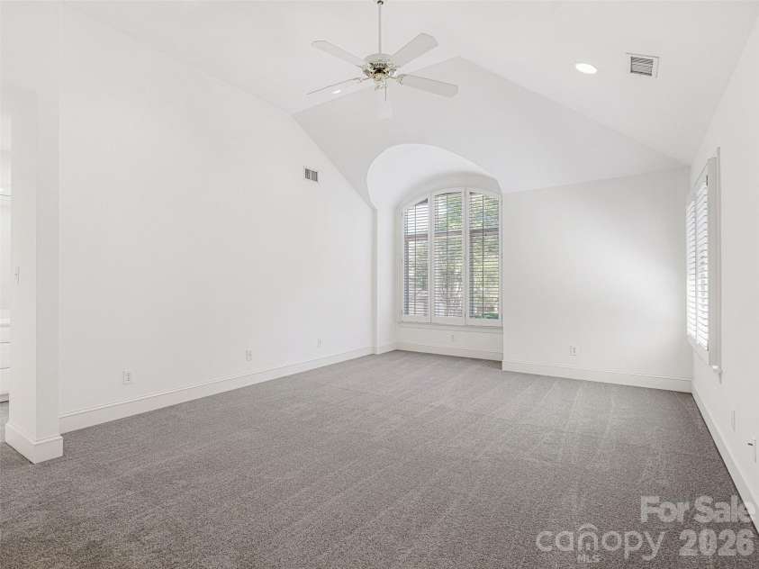 8952 Challis Hill Lane, Charlotte, NC 28226.  MLS# CAR4383322, YatesRealty ID 24254. 