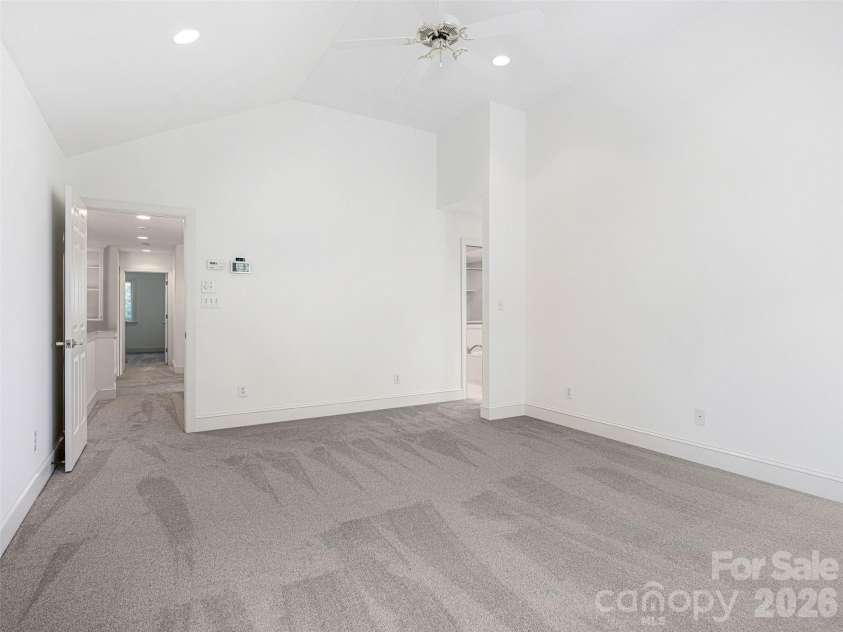 8952 Challis Hill Lane, Charlotte, NC 28226.  MLS# CAR4383322, YatesRealty ID 24254. 