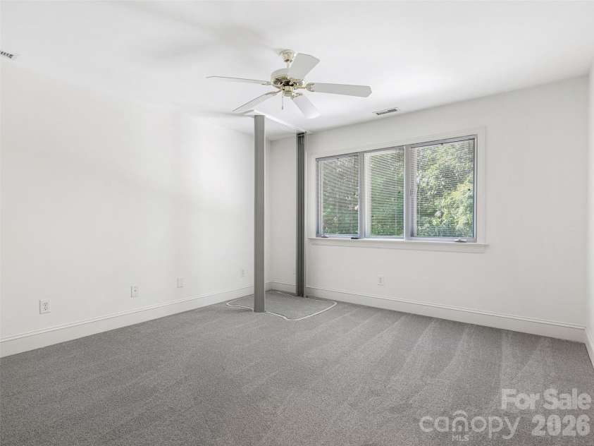 8952 Challis Hill Lane, Charlotte, NC 28226.  MLS# CAR4383322, YatesRealty ID 24254. 