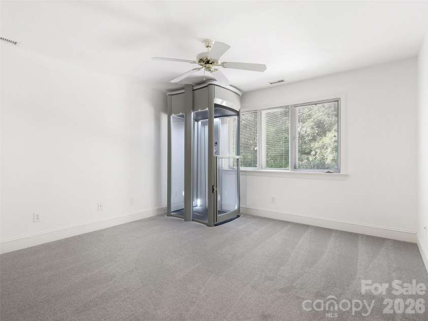 8952 Challis Hill Lane, Charlotte, NC 28226.  MLS# CAR4383322, YatesRealty ID 24254. 