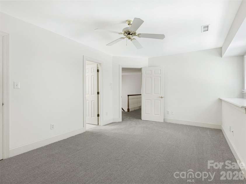 8952 Challis Hill Lane, Charlotte, NC 28226.  MLS# CAR4383322, YatesRealty ID 24254. 