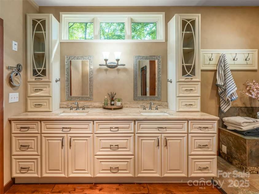 130 Bluff Creek Terrace, Candler, NC 28715.  MLS# CAR4278515, YatesRealty ID 24257. 