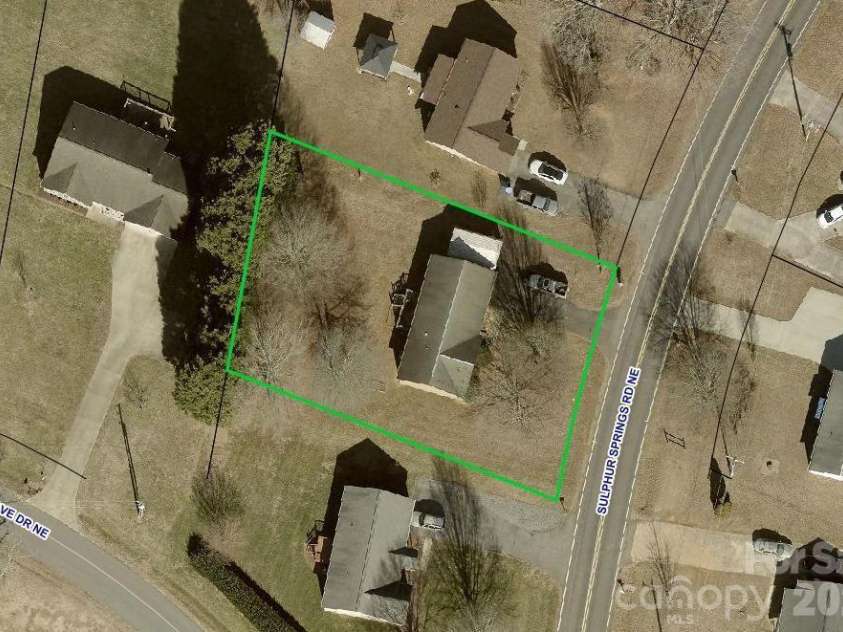 4445 Sulphur Springs Road, Hickory, NC 28601.  MLS# CAR4379097, YatesRealty ID 24257. 