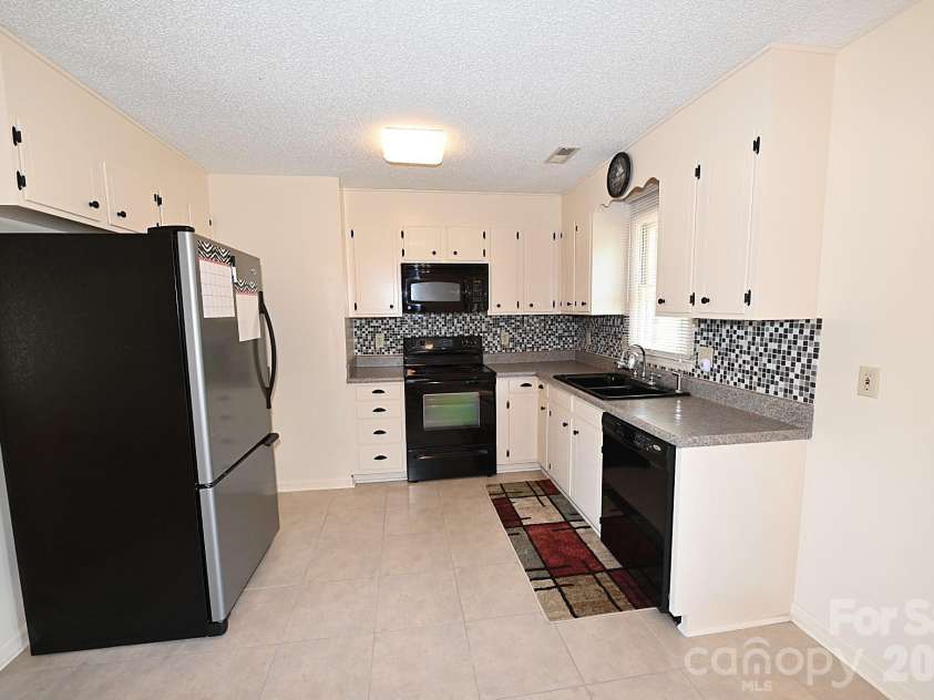 4445 Sulphur Springs Road, Hickory, NC 28601.  MLS# CAR4379097, YatesRealty ID 24257. 
