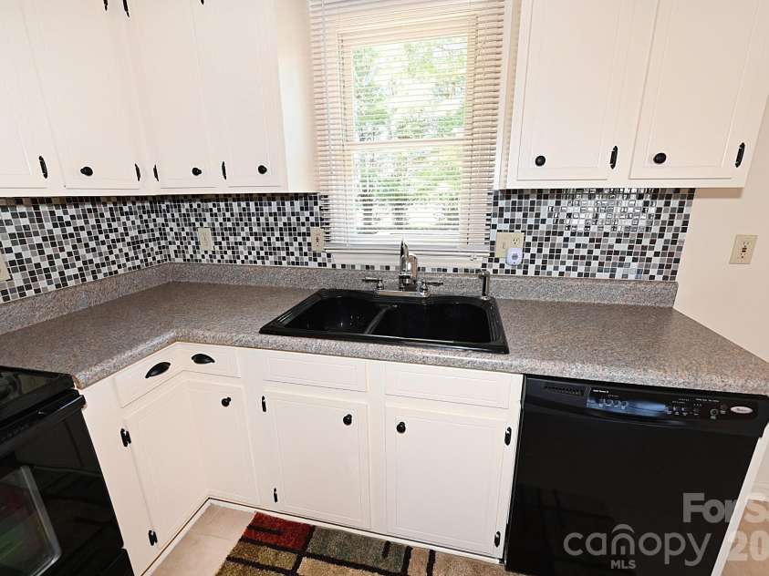 4445 Sulphur Springs Road, Hickory, NC 28601.  MLS# CAR4379097, YatesRealty ID 24257. 