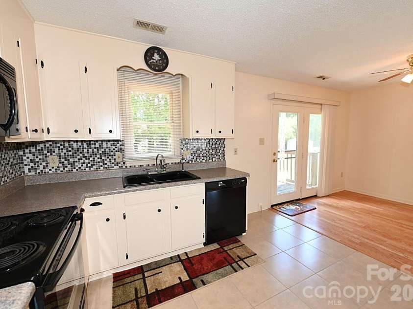 4445 Sulphur Springs Road, Hickory, NC 28601.  MLS# CAR4379097, YatesRealty ID 24257. 