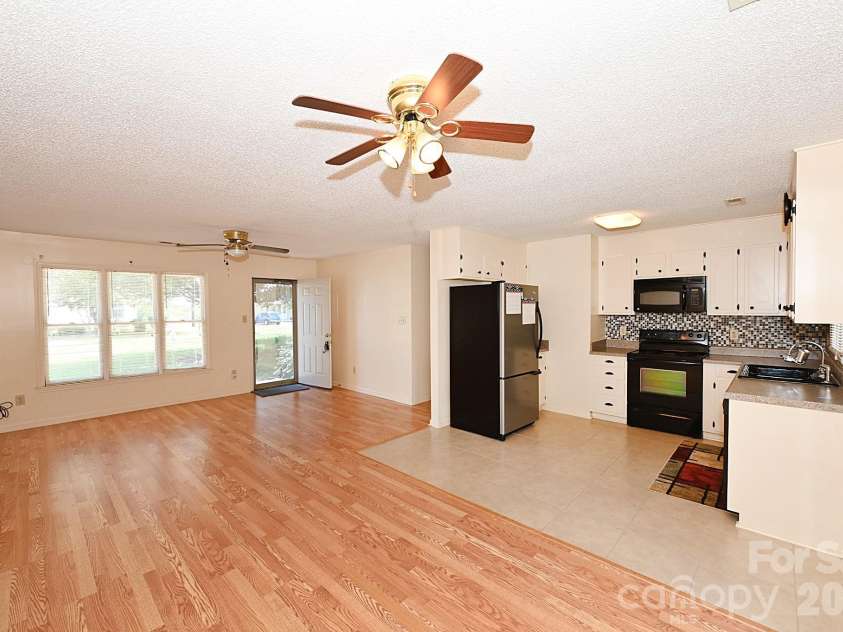 4445 Sulphur Springs Road, Hickory, NC 28601.  MLS# CAR4379097, YatesRealty ID 24257. 