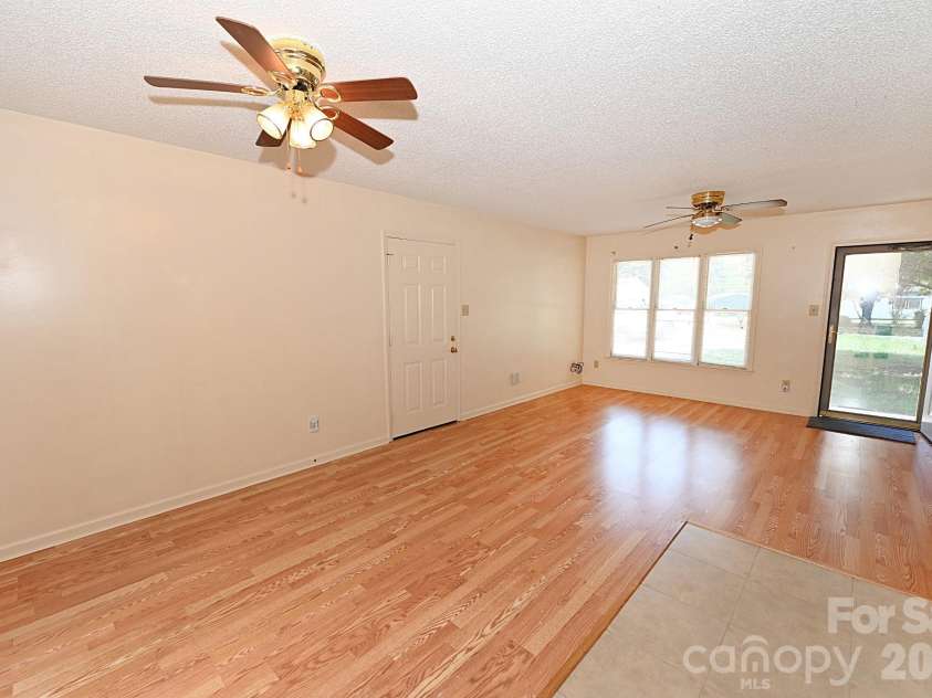 4445 Sulphur Springs Road, Hickory, NC 28601.  MLS# CAR4379097, YatesRealty ID 24257. 