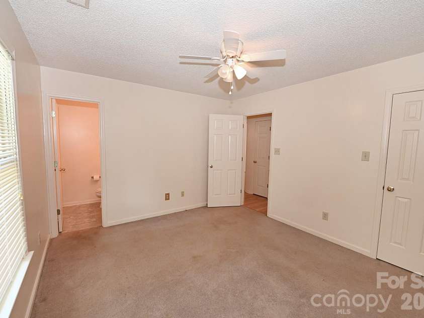 4445 Sulphur Springs Road, Hickory, NC 28601.  MLS# CAR4379097, YatesRealty ID 24257. 