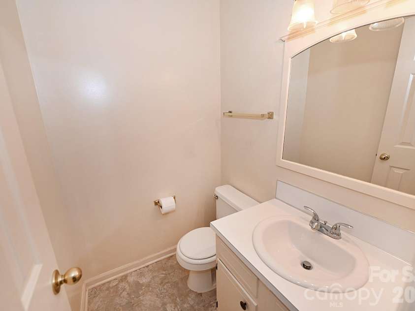 4445 Sulphur Springs Road, Hickory, NC 28601.  MLS# CAR4379097, YatesRealty ID 24257. 
