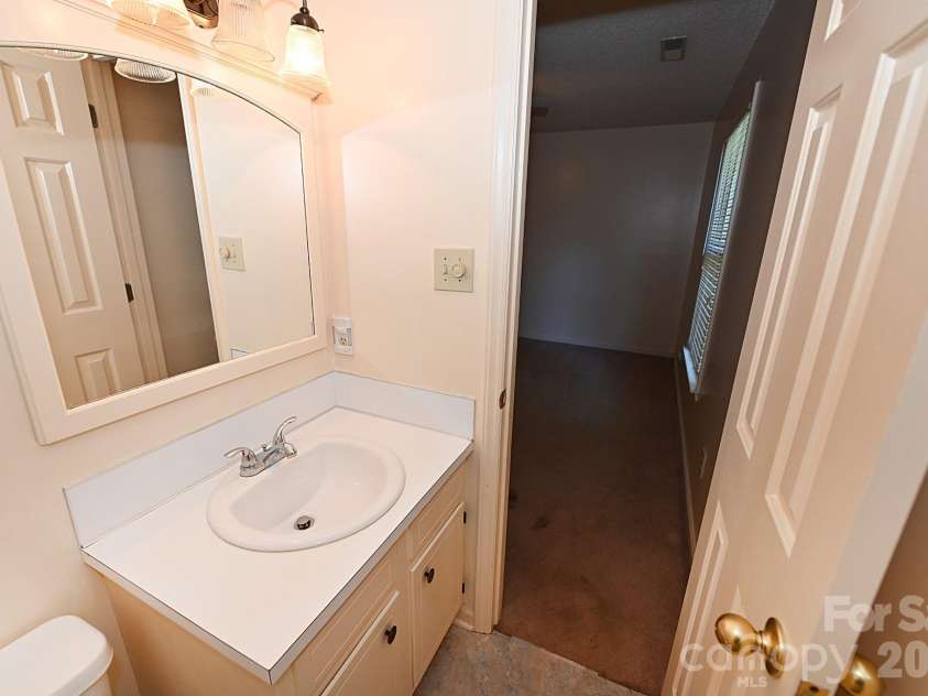 4445 Sulphur Springs Road, Hickory, NC 28601.  MLS# CAR4379097, YatesRealty ID 24257. 