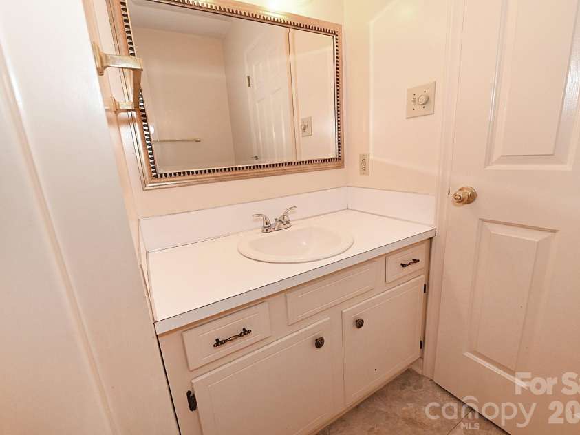 4445 Sulphur Springs Road, Hickory, NC 28601.  MLS# CAR4379097, YatesRealty ID 24257. 