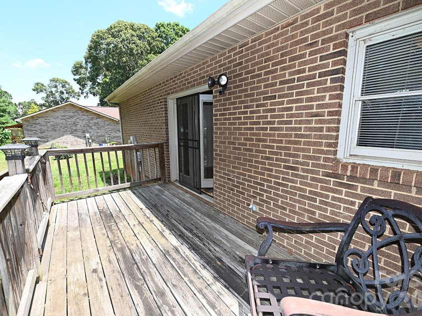 4445 Sulphur Springs Road, Hickory, NC 28601.  MLS# CAR4379097, YatesRealty ID 24257. 