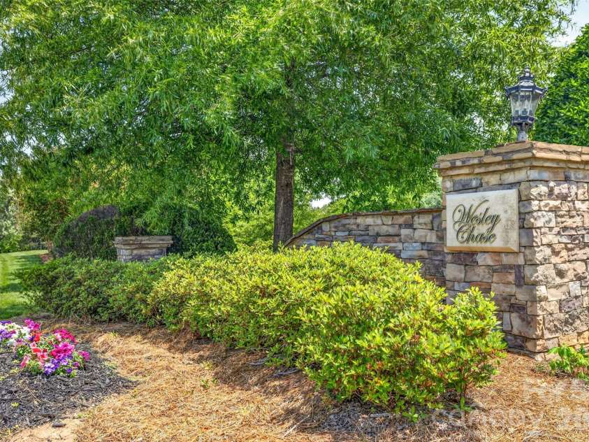 1008 Spring Rose Lane, Matthews, NC 28104.  MLS# CAR4382906, YatesRealty ID 24258. 