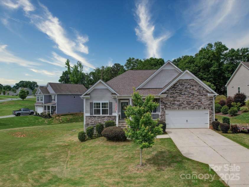 120 Autumn Mist Road, Statesville, NC 28677.  MLS# CAR4259210, YatesRealty ID 2426. 