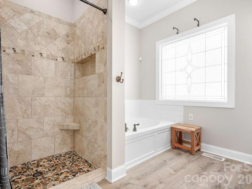 129 Postell Drive, Statesville, NC 28625.  MLS# CAR4349508, YatesRealty ID 2426. 