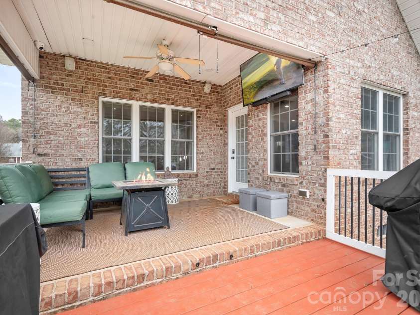 129 Postell Drive, Statesville, NC 28625.  MLS# CAR4349508, YatesRealty ID 2426. 