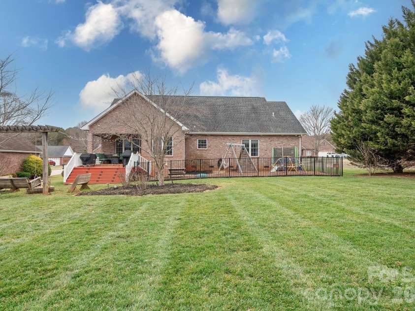 129 Postell Drive, Statesville, NC 28625.  MLS# CAR4349508, YatesRealty ID 2426. 