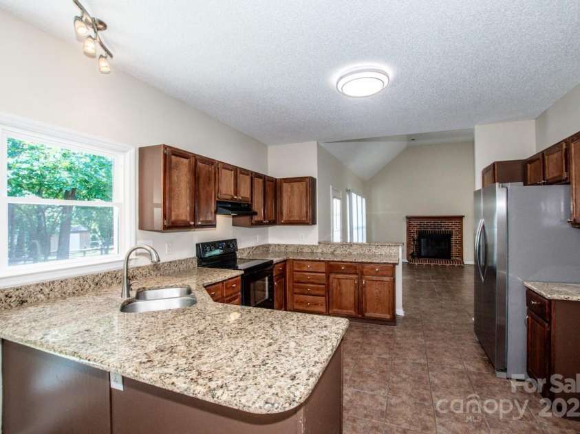 169 Southhaven Drive, Mooresville, NC 28117.  MLS# CAR4278204, YatesRealty ID 24260. 