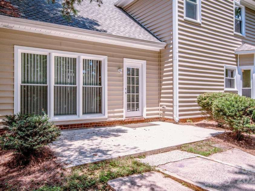 169 Southhaven Drive, Mooresville, NC 28117.  MLS# CAR4278204, YatesRealty ID 24260. 
