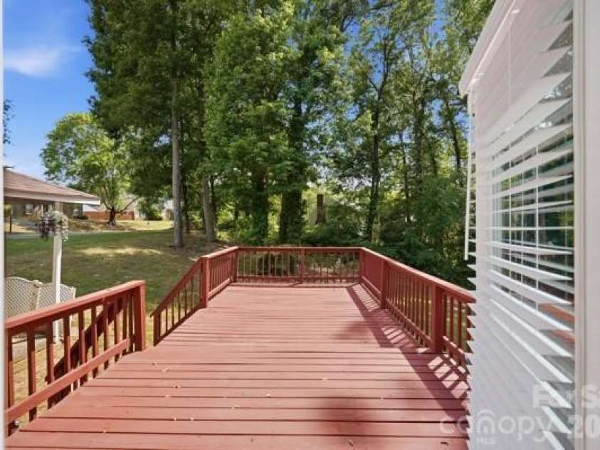 2501 Olde Whitehall Road, Charlotte, NC 28273.  MLS# CAR4366487, YatesRealty ID 24260. 