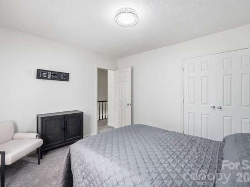 2501 Olde Whitehall Road, Charlotte, NC 28273.  MLS# CAR4366487, YatesRealty ID 24260. 
