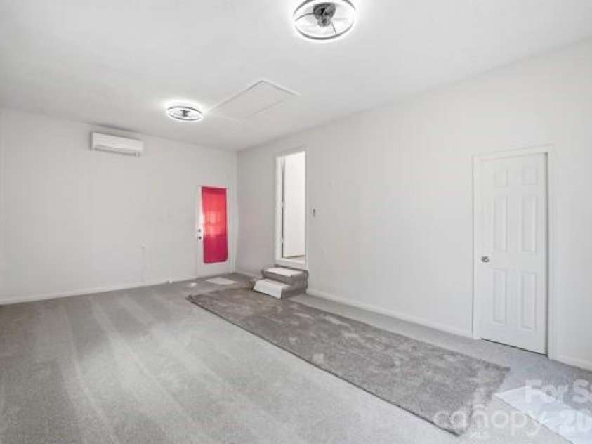 2501 Olde Whitehall Road, Charlotte, NC 28273.  MLS# CAR4366487, YatesRealty ID 24260. 