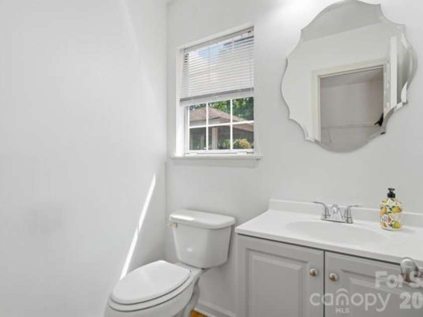 2501 Olde Whitehall Road, Charlotte, NC 28273.  MLS# CAR4366487, YatesRealty ID 24260. 