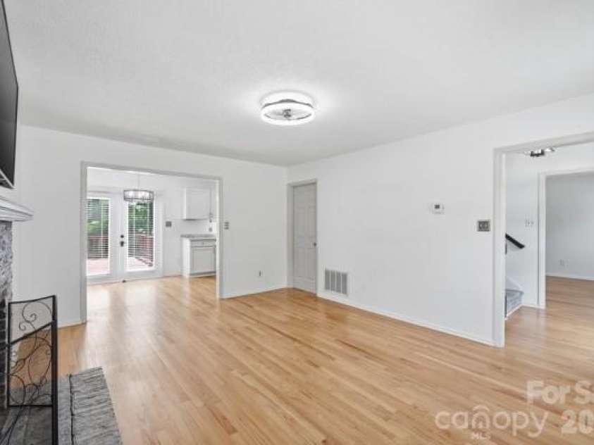 2501 Olde Whitehall Road, Charlotte, NC 28273.  MLS# CAR4366487, YatesRealty ID 24260. 