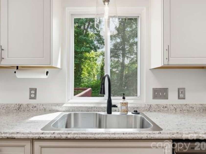 2501 Olde Whitehall Road, Charlotte, NC 28273.  MLS# CAR4366487, YatesRealty ID 24260. 