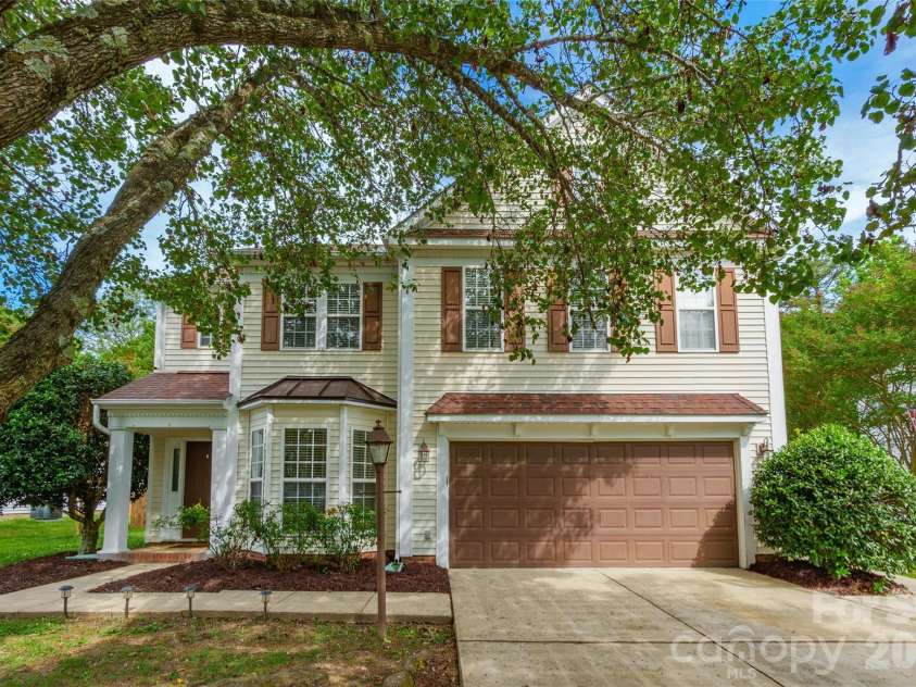 3047 Wyntree Court, Matthews, NC 28104.  MLS# CAR4381909, YatesRealty ID 24261. 