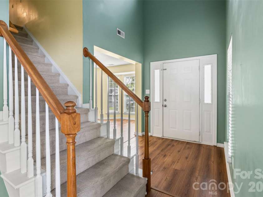 3047 Wyntree Court, Matthews, NC 28104.  MLS# CAR4381909, YatesRealty ID 24261. 