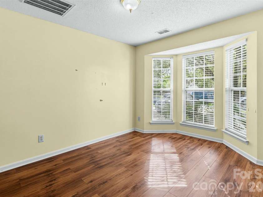 3047 Wyntree Court, Matthews, NC 28104.  MLS# CAR4381909, YatesRealty ID 24261. 