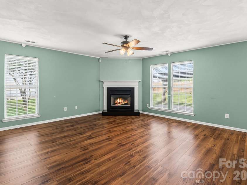 3047 Wyntree Court, Matthews, NC 28104.  MLS# CAR4381909, YatesRealty ID 24261. 
