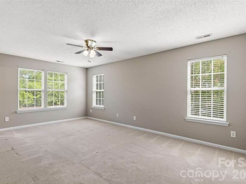 3047 Wyntree Court, Matthews, NC 28104.  MLS# CAR4381909, YatesRealty ID 24261. 