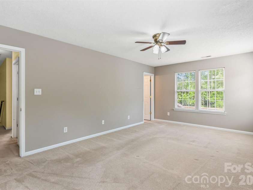 3047 Wyntree Court, Matthews, NC 28104.  MLS# CAR4381909, YatesRealty ID 24261. 