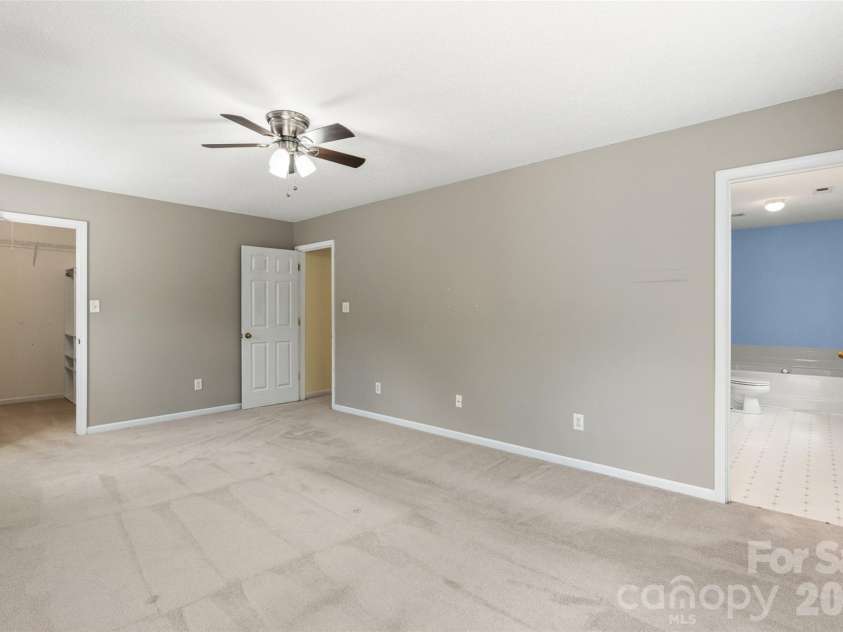 3047 Wyntree Court, Matthews, NC 28104.  MLS# CAR4381909, YatesRealty ID 24261. 