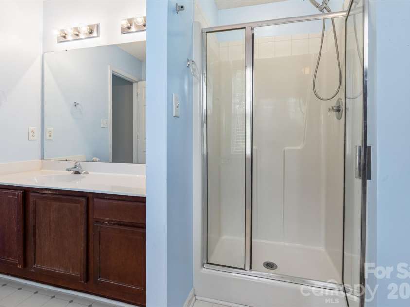3047 Wyntree Court, Matthews, NC 28104.  MLS# CAR4381909, YatesRealty ID 24261. 
