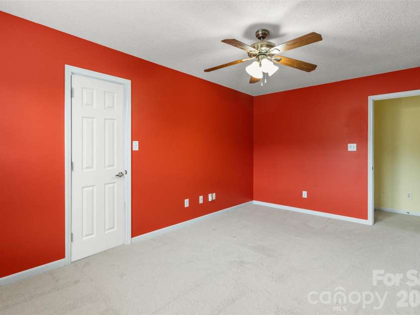 3047 Wyntree Court, Matthews, NC 28104.  MLS# CAR4381909, YatesRealty ID 24261. 