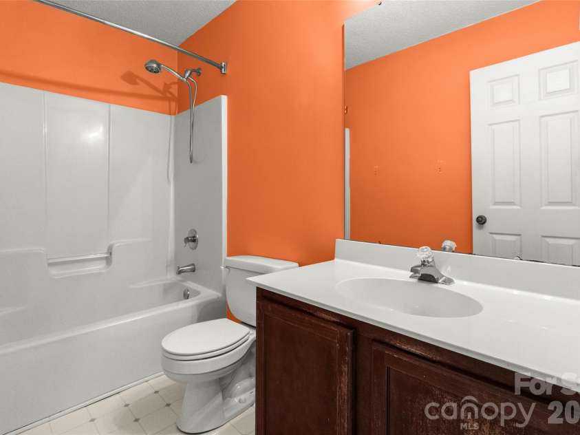 3047 Wyntree Court, Matthews, NC 28104.  MLS# CAR4381909, YatesRealty ID 24261. 