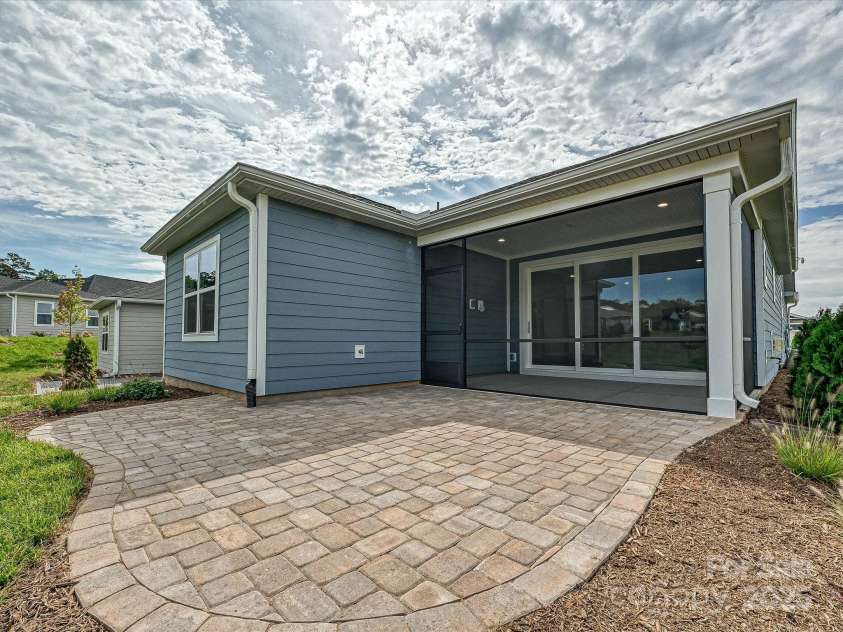 118 STOWAWAY Drive, Denver, NC 28037.  MLS# CAR4278600, YatesRealty ID 24262. Extended outdoor patio