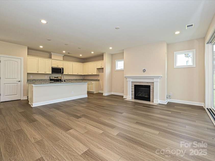 118 STOWAWAY Drive, Denver, NC 28037.  MLS# CAR4278600, YatesRealty ID 24262. Great Room