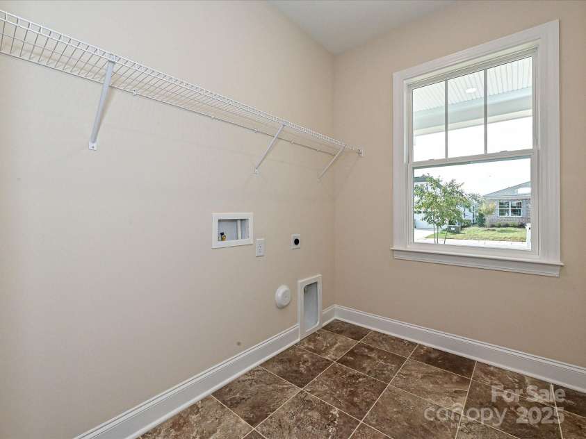 118 STOWAWAY Drive, Denver, NC 28037.  MLS# CAR4278600, YatesRealty ID 24262. Laundry Room