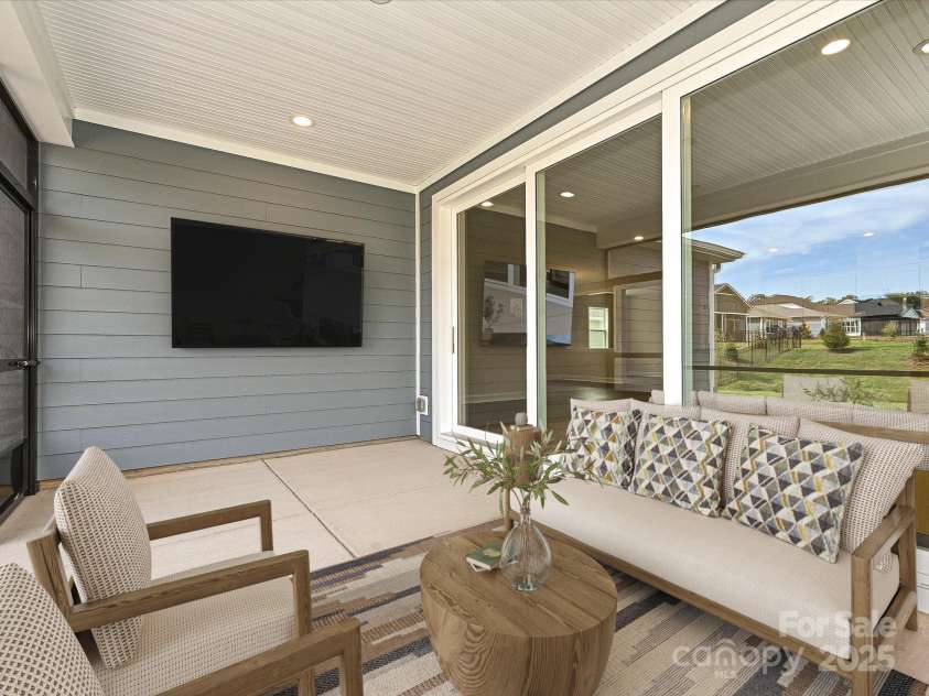 118 STOWAWAY Drive, Denver, NC 28037.  MLS# CAR4278600, YatesRealty ID 24262. Virtually Staged Screened in Patio